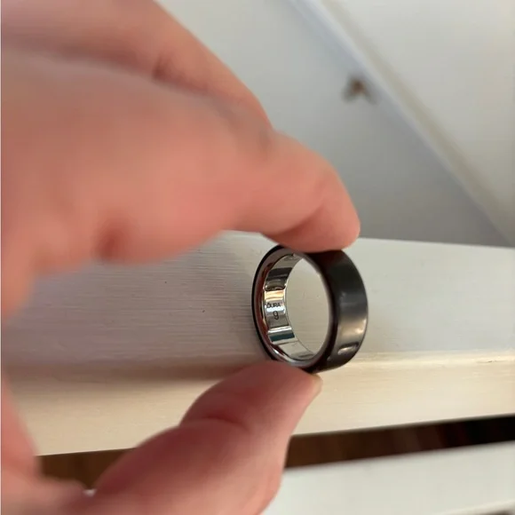Oura Ring 4, Size 9 in Stealth